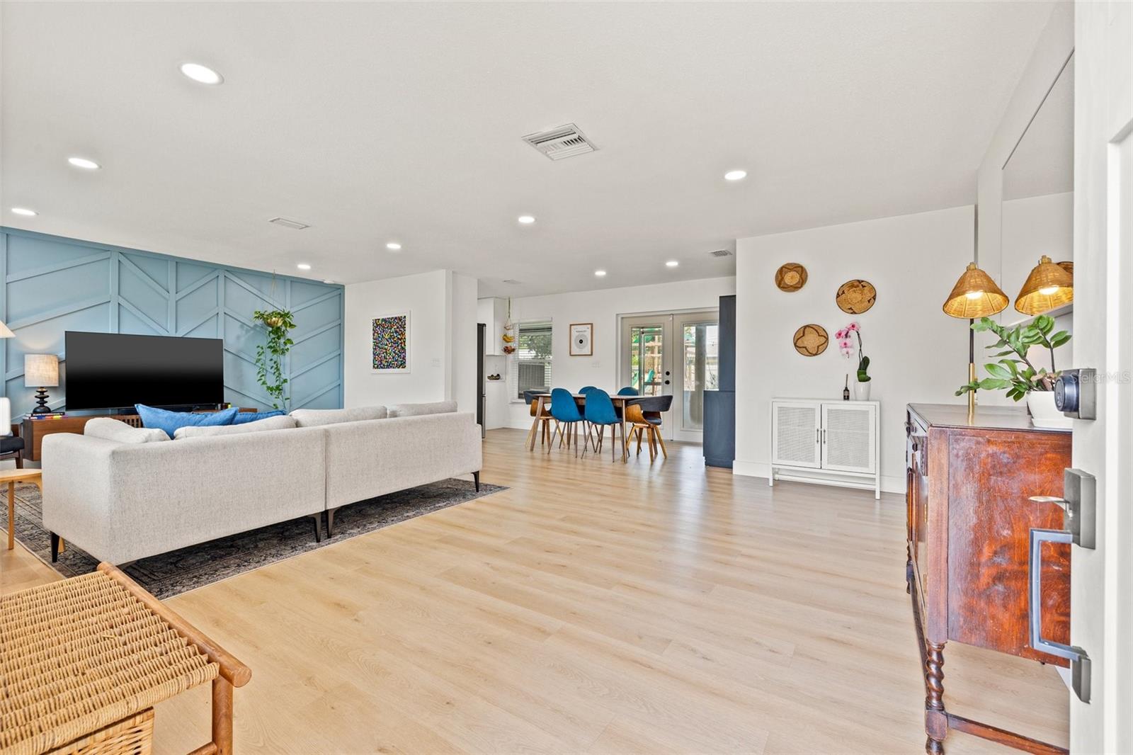 Image 5 of 45 For 1529 79th Avenue N