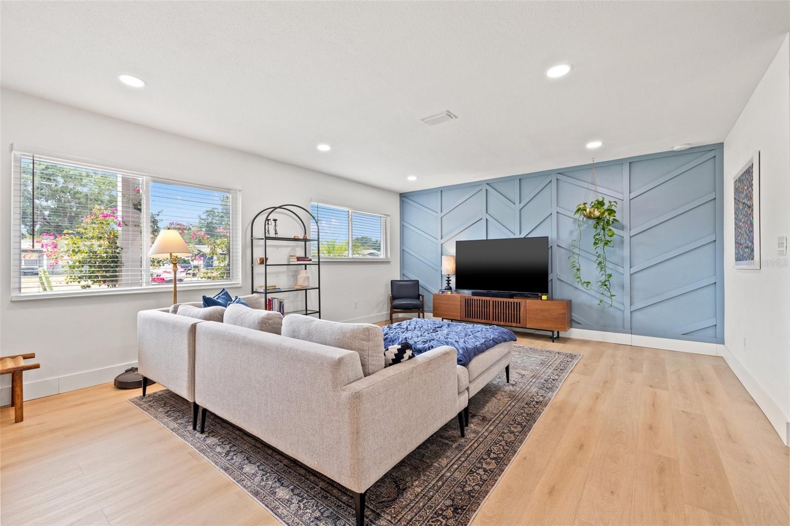 Image 7 of 45 For 1529 79th Avenue N