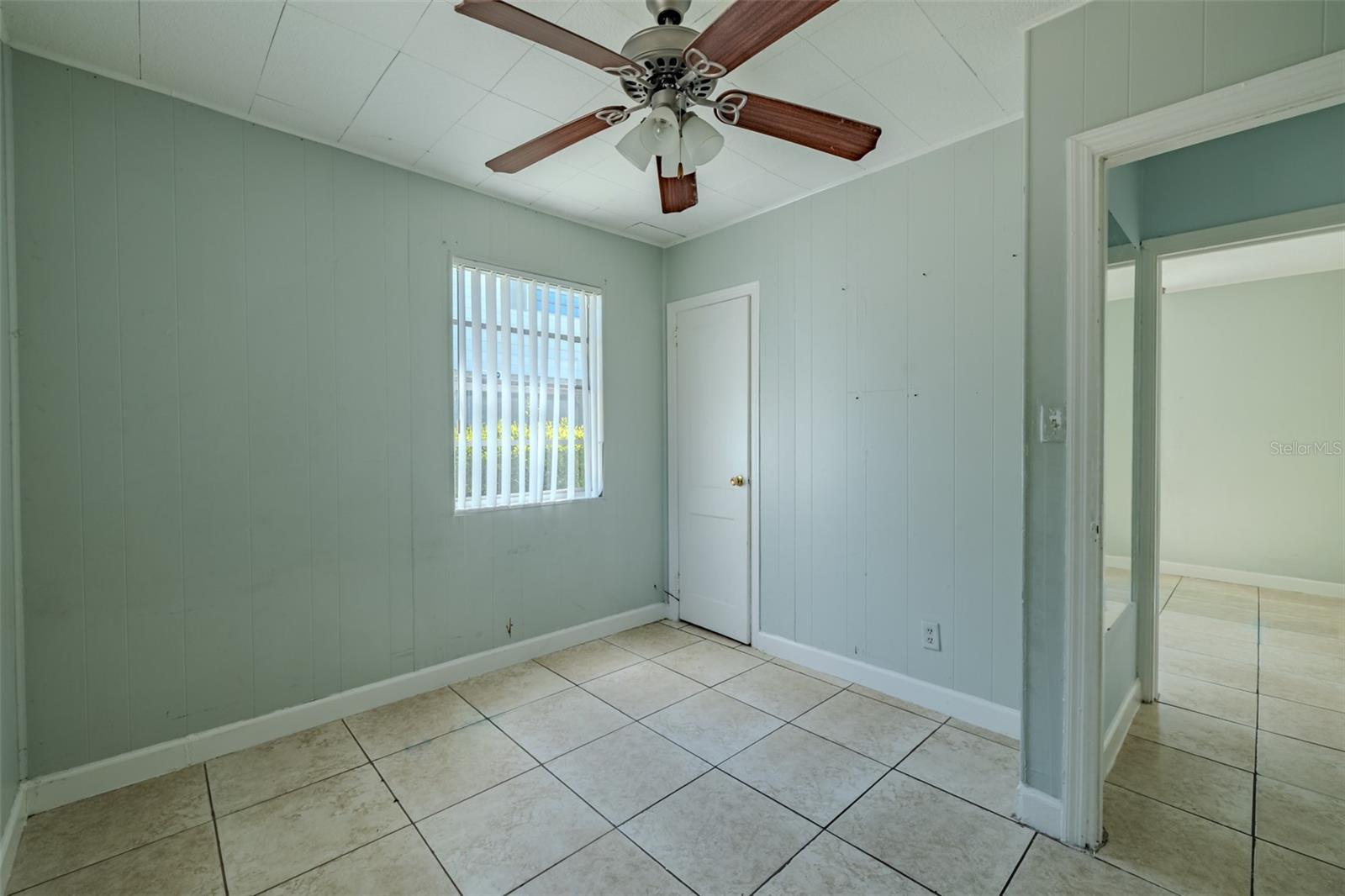 Listing photo id 11 for 3502 33rd Avenue