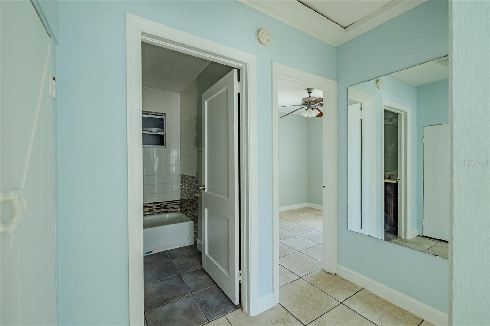 Listing photo id 12 for 3502 33rd Avenue