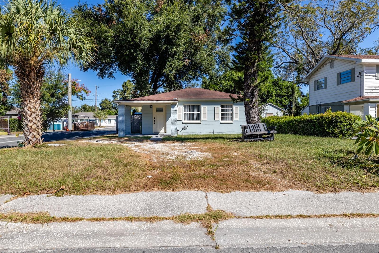 Listing photo id 16 for 3502 33rd Avenue