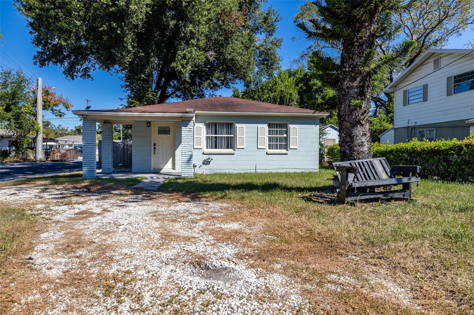 Listing photo id 17 for 3502 33rd Avenue