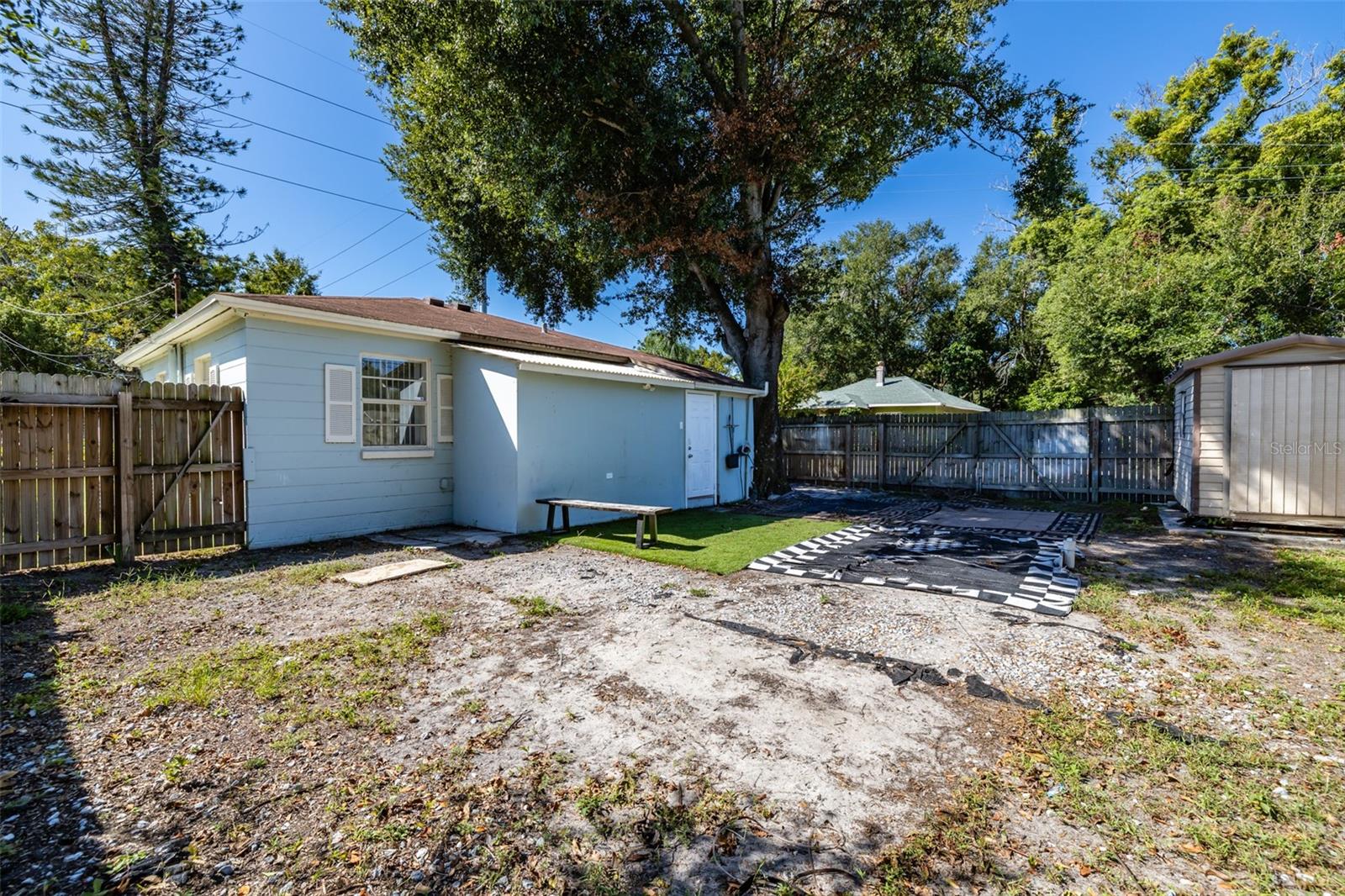 Listing photo id 21 for 3502 33rd Avenue