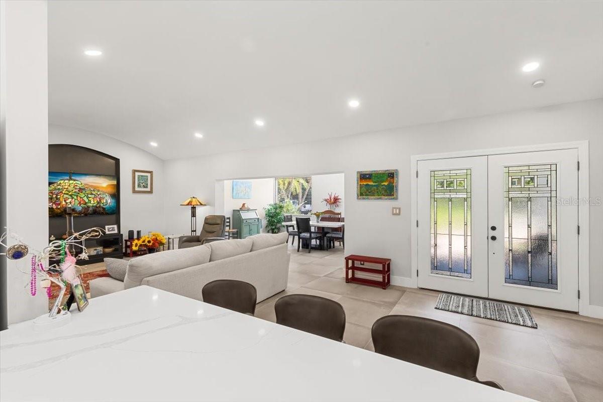 Image 21 of 66 For 8239 26th Avenue N