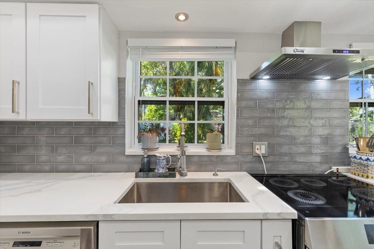 Image 23 of 66 For 8239 26th Avenue N