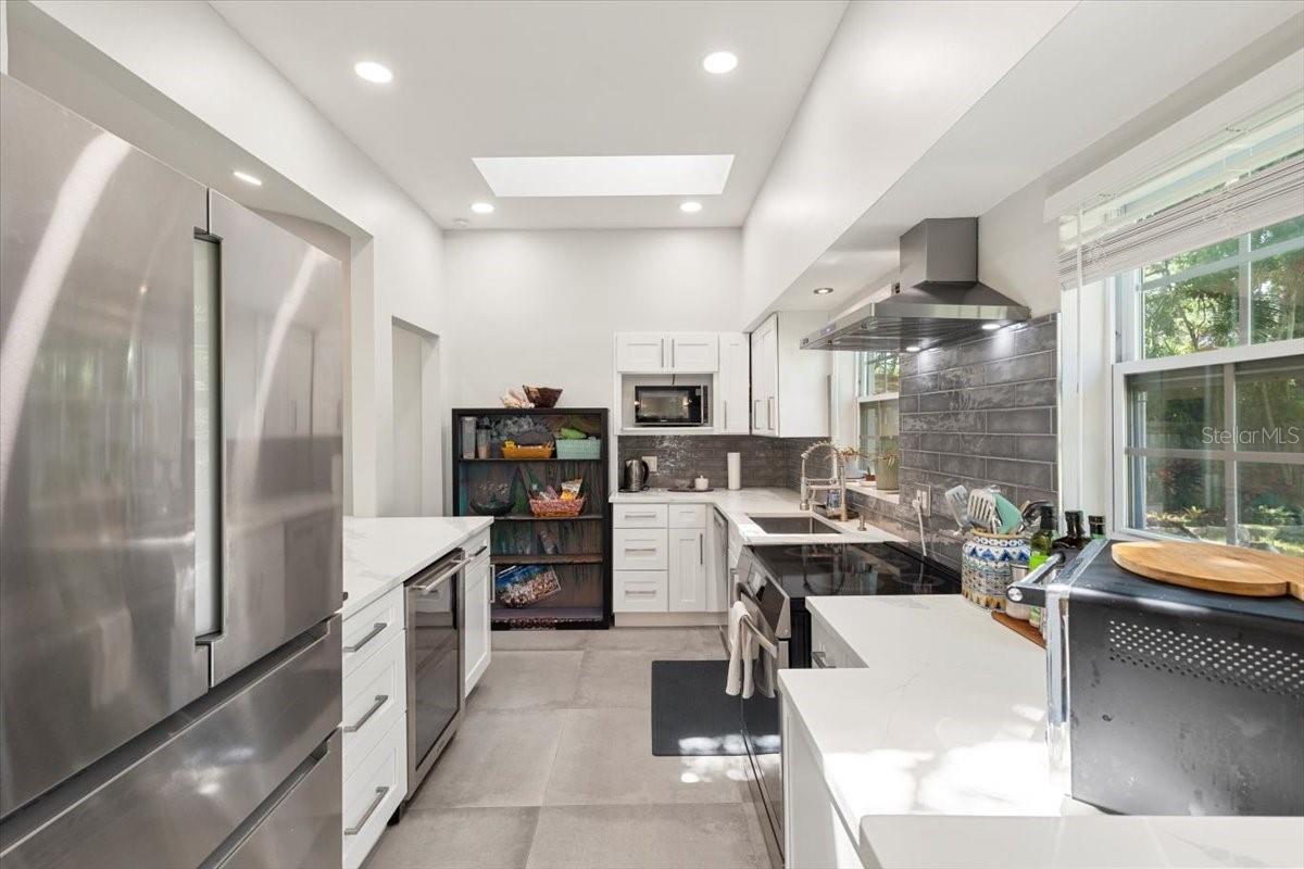 Image 24 of 66 For 8239 26th Avenue N