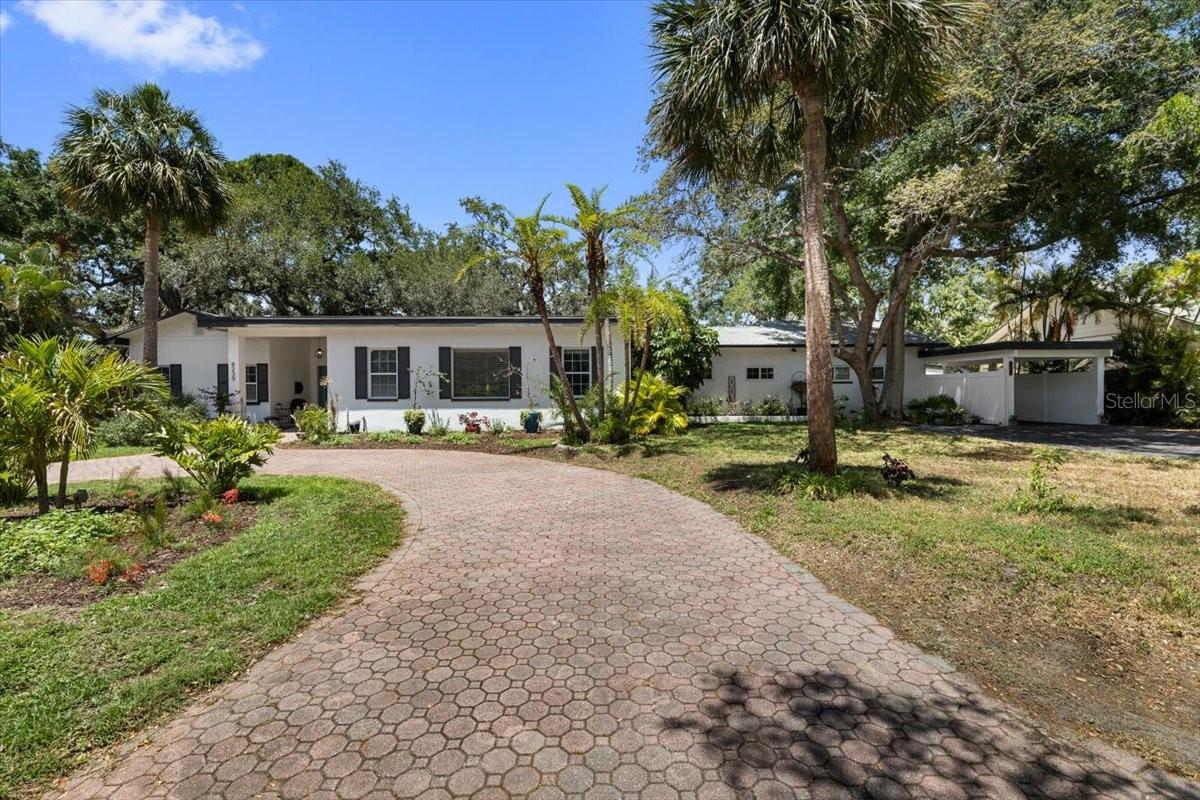 Image 3 of 66 For 8239 26th Avenue N