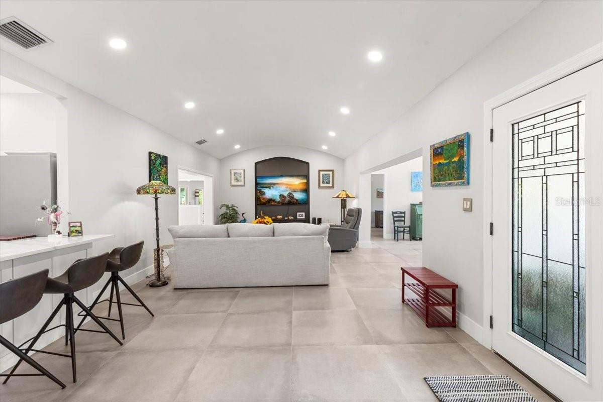 Image 6 of 66 For 8239 26th Avenue N
