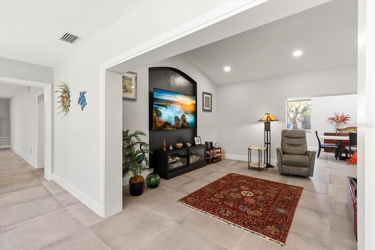 Image 9 of 66 For 8239 26th Avenue N