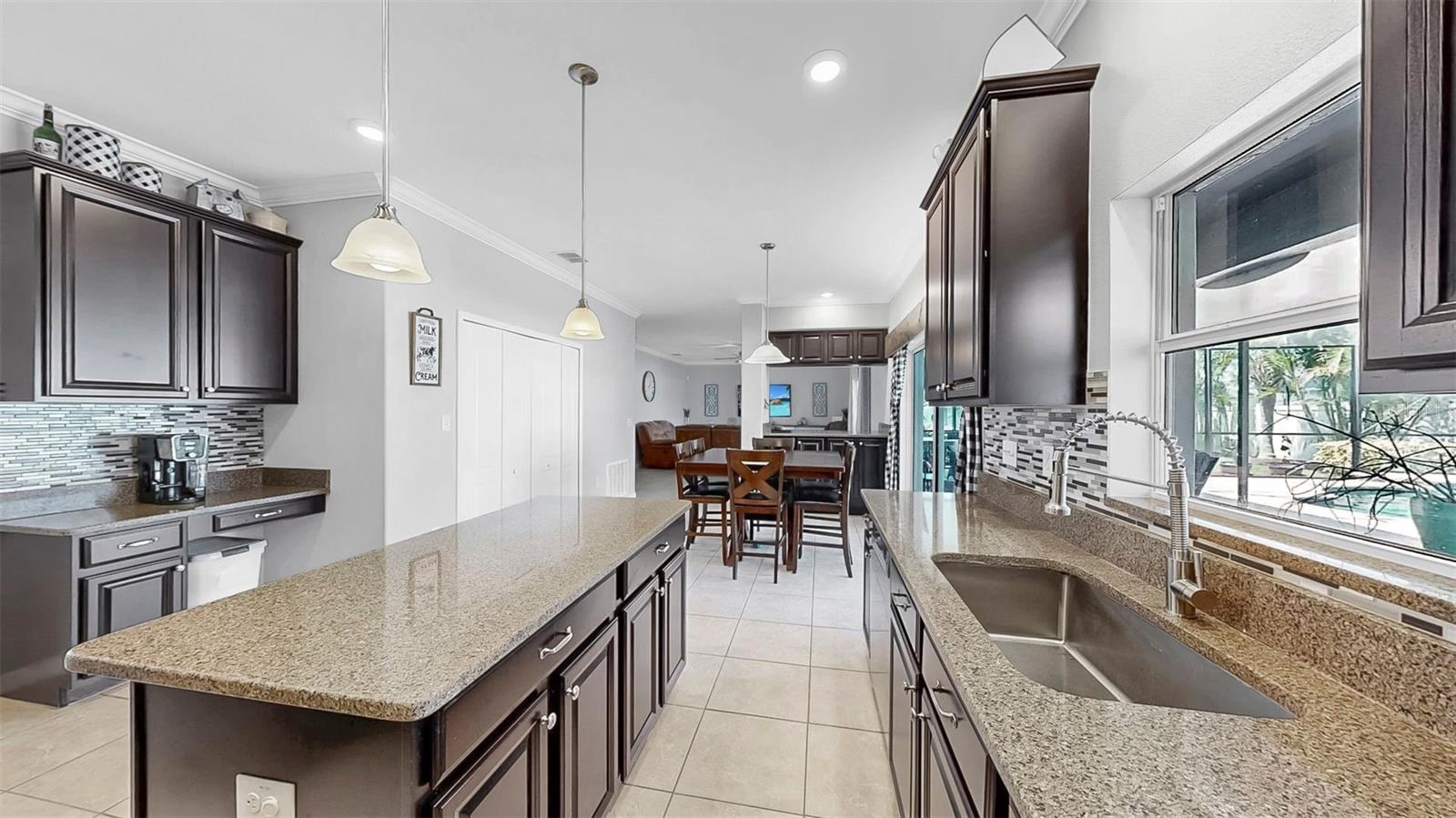 Listing photo id 10 for 2517 Cumberland Cliff Drive
