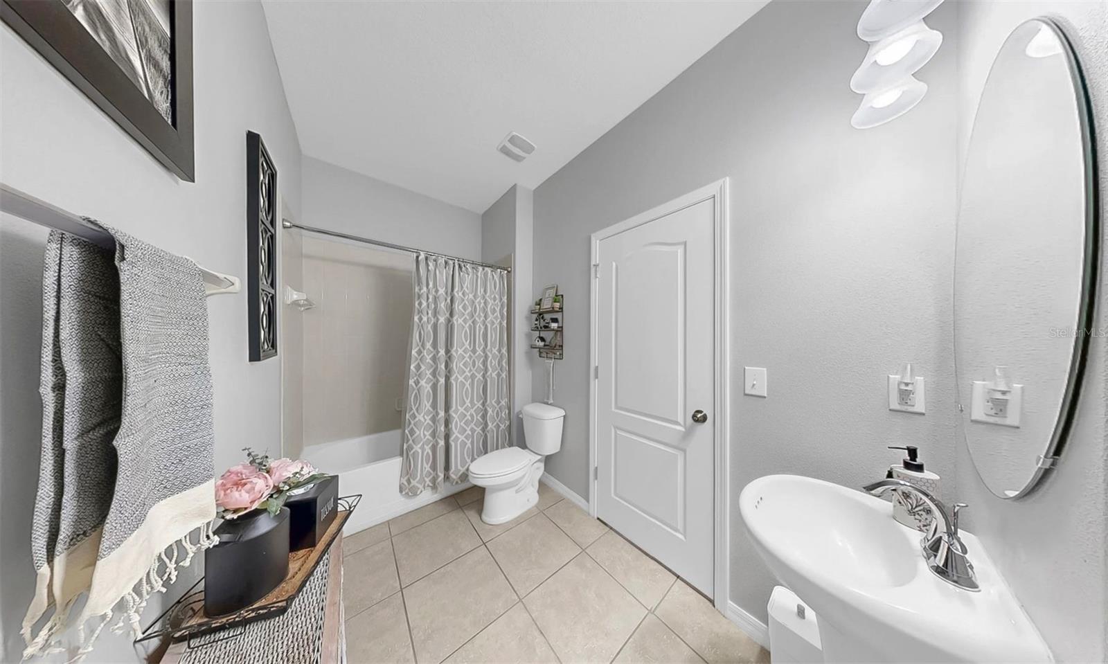 Listing photo id 16 for 2517 Cumberland Cliff Drive