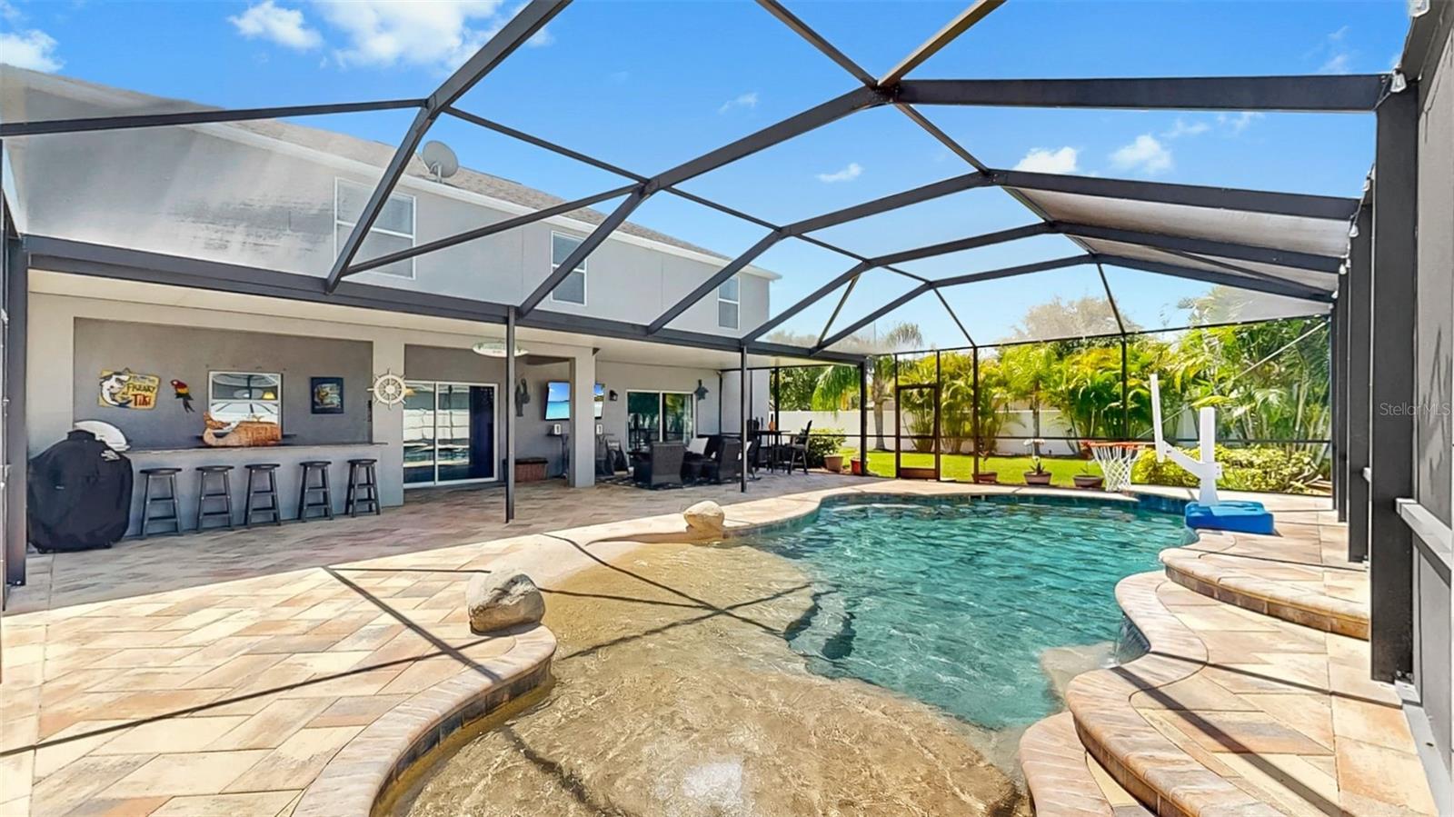 Listing photo id 0 for 2517 Cumberland Cliff Drive