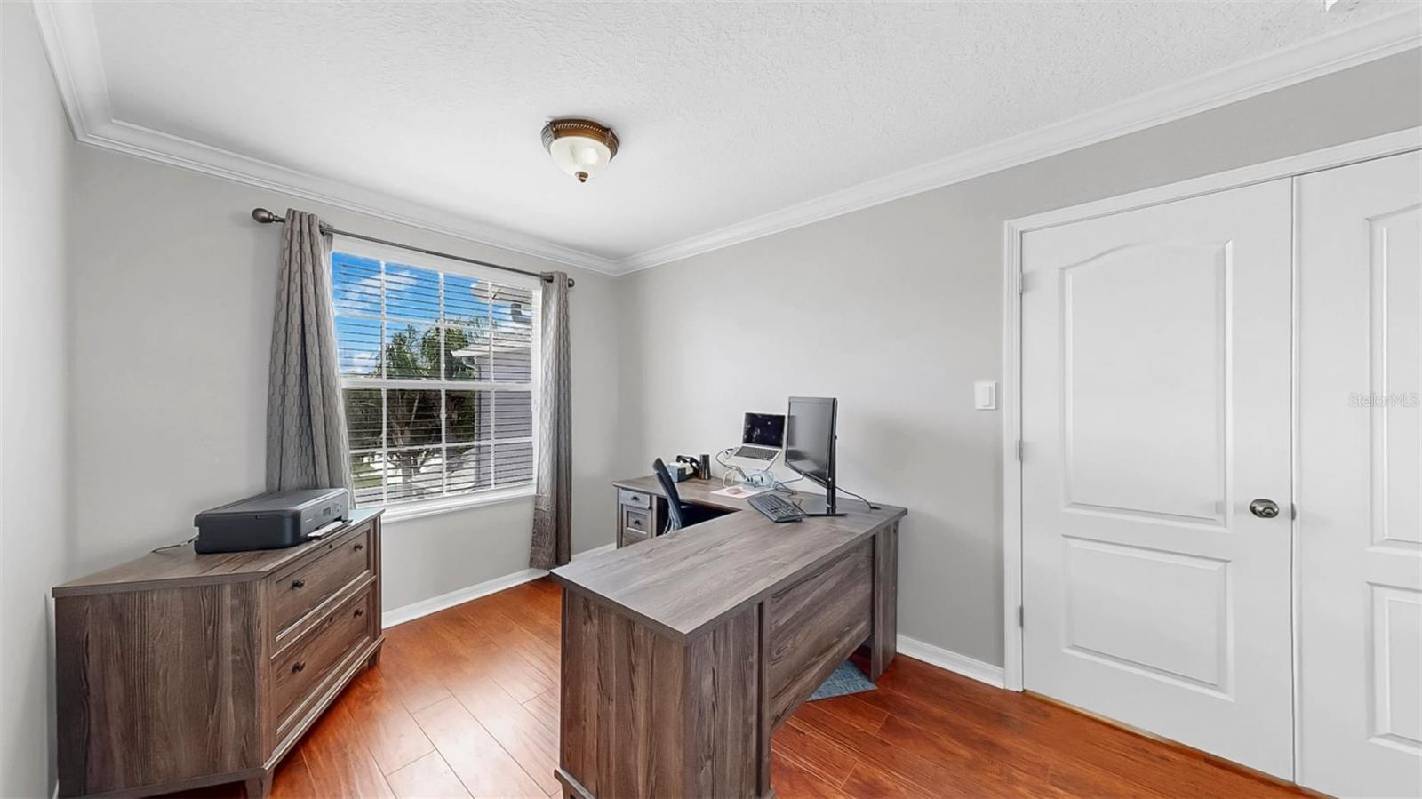 Listing photo id 22 for 2517 Cumberland Cliff Drive
