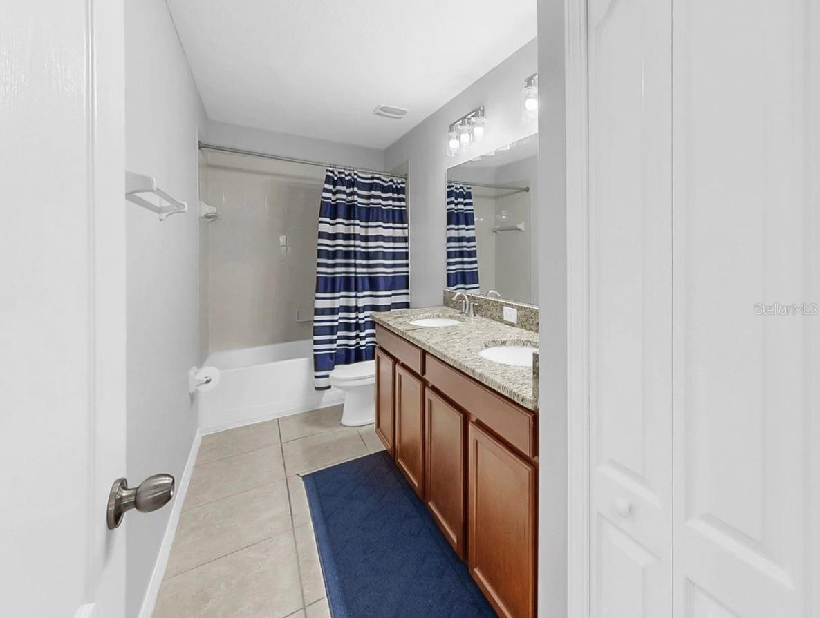 Listing photo id 27 for 2517 Cumberland Cliff Drive