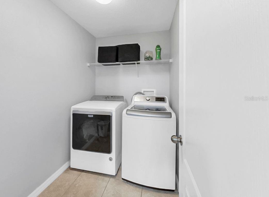 Listing photo id 29 for 2517 Cumberland Cliff Drive