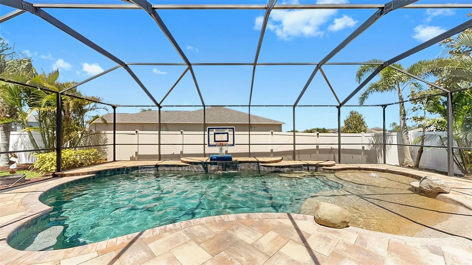 Listing photo id 30 for 2517 Cumberland Cliff Drive