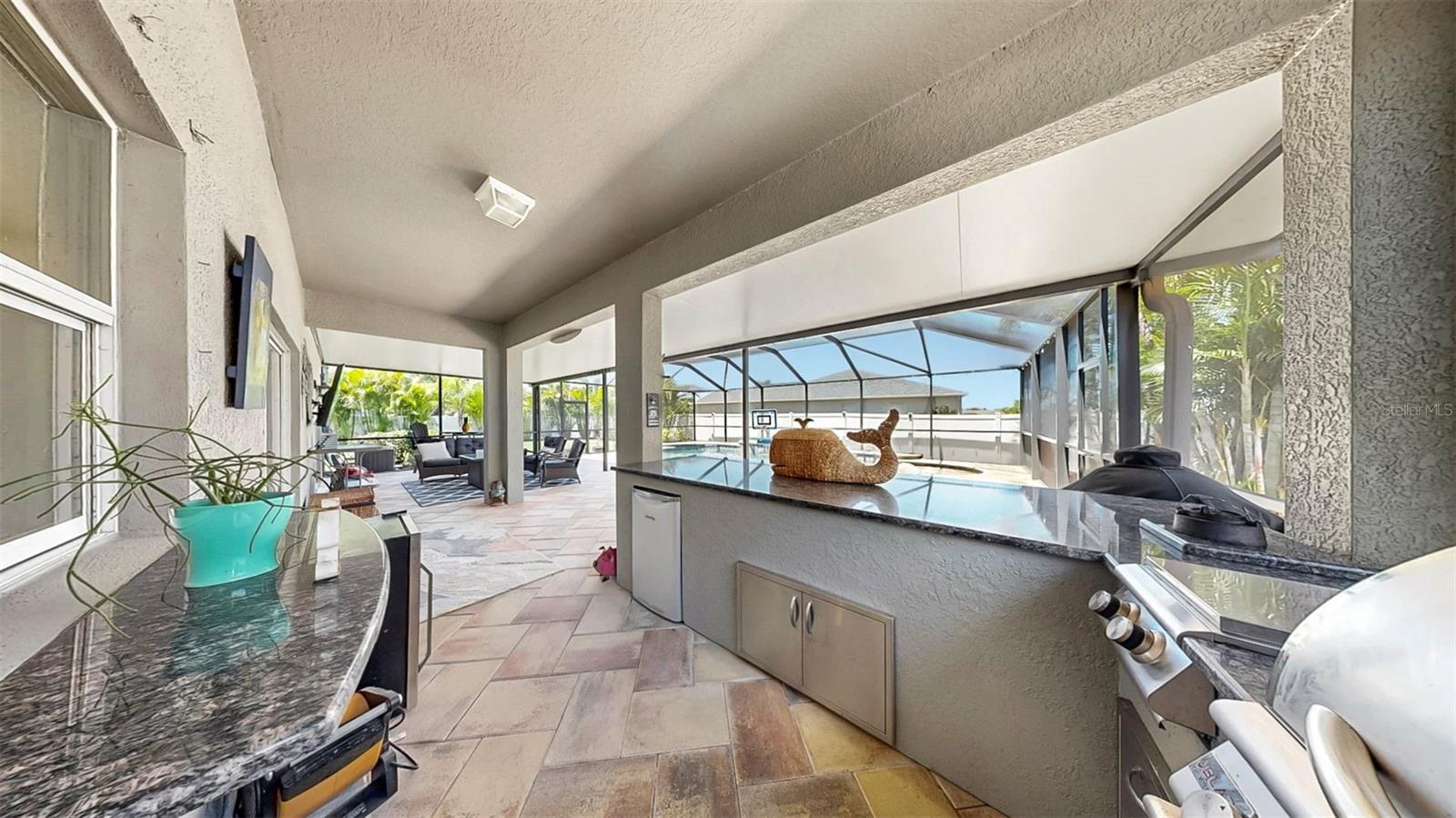 Listing photo id 33 for 2517 Cumberland Cliff Drive