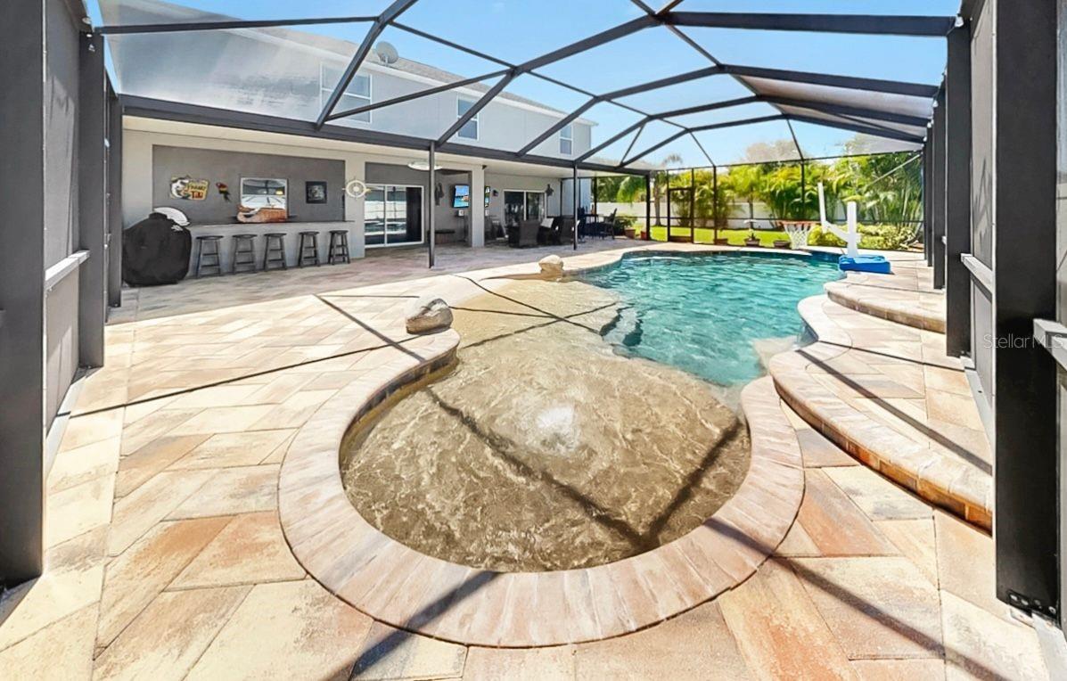 Listing photo id 36 for 2517 Cumberland Cliff Drive