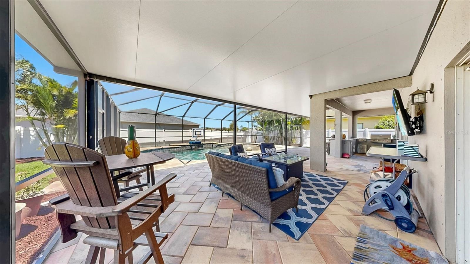 Listing photo id 37 for 2517 Cumberland Cliff Drive