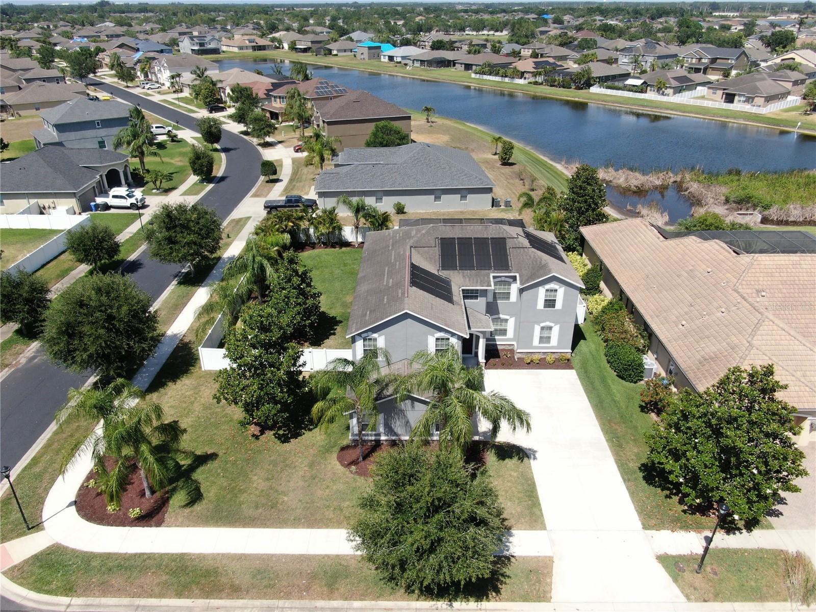 Listing photo id 49 for 2517 Cumberland Cliff Drive