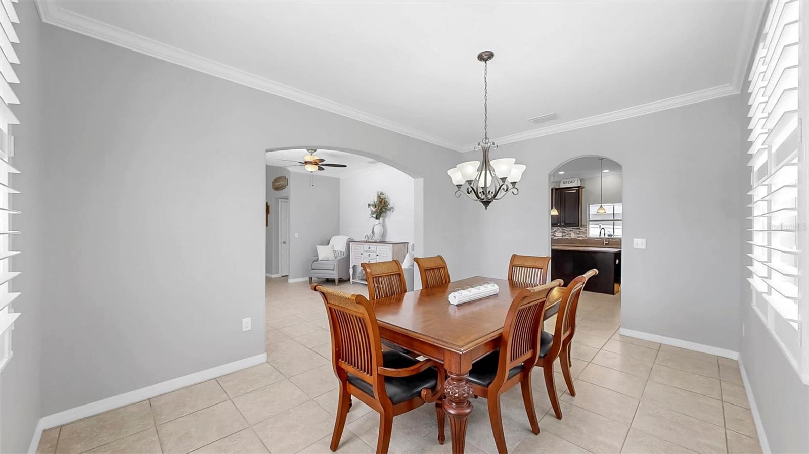 Listing photo id 5 for 2517 Cumberland Cliff Drive