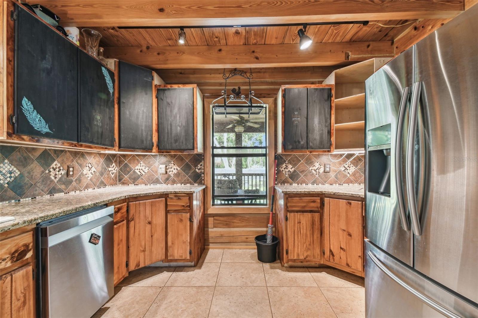 Listing photo id 12 for 19708 Bower Road