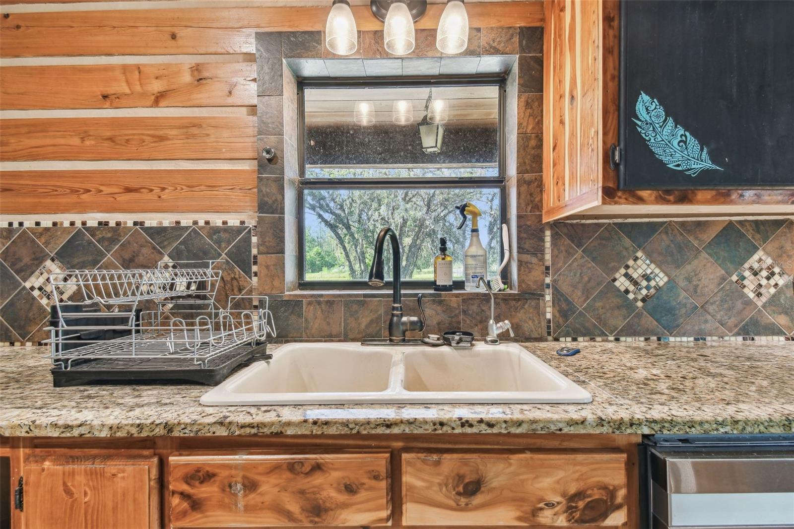 Listing photo id 14 for 19708 Bower Road