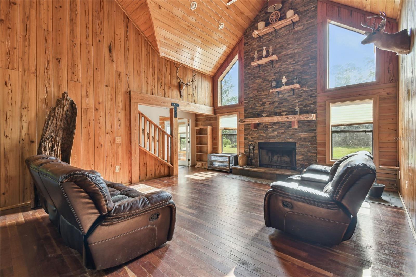 Listing photo id 15 for 19708 Bower Road