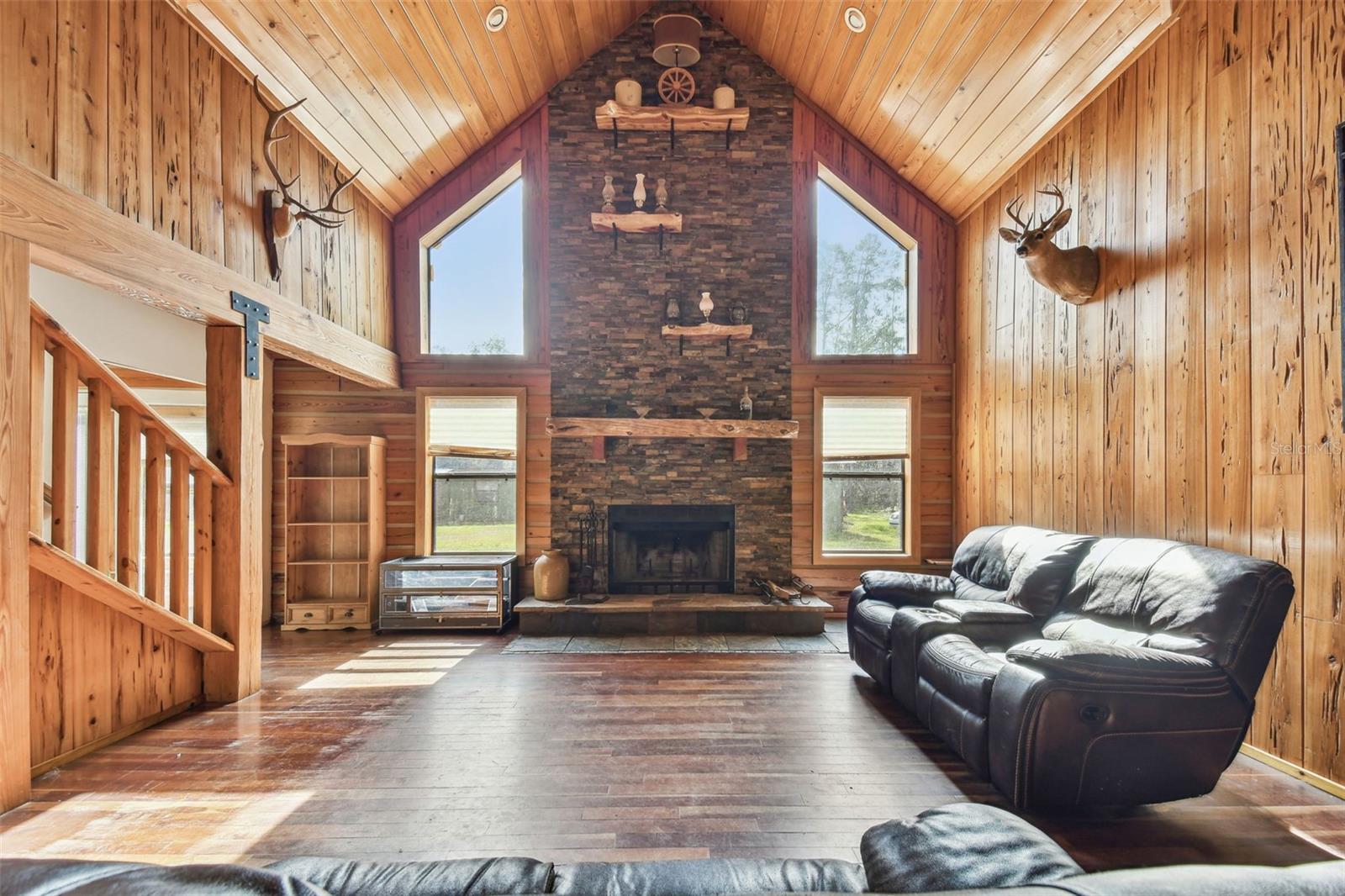 Listing photo id 19 for 19708 Bower Road