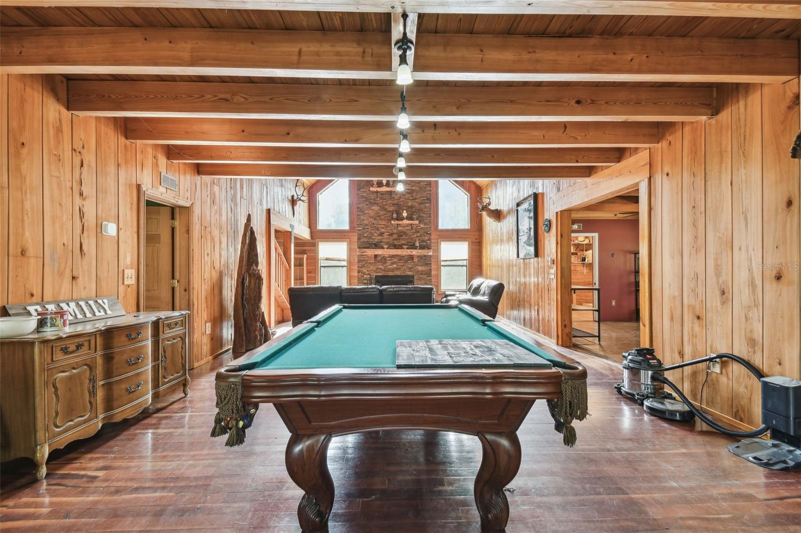 Listing photo id 23 for 19708 Bower Road