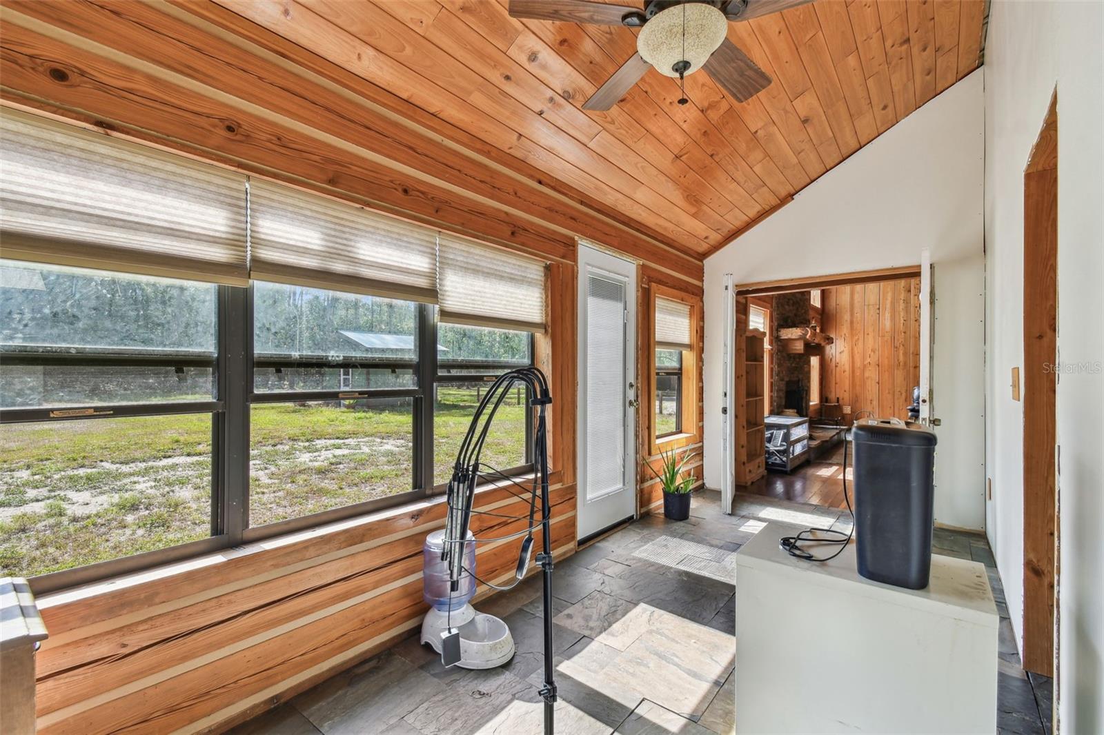 Listing photo id 25 for 19708 Bower Road