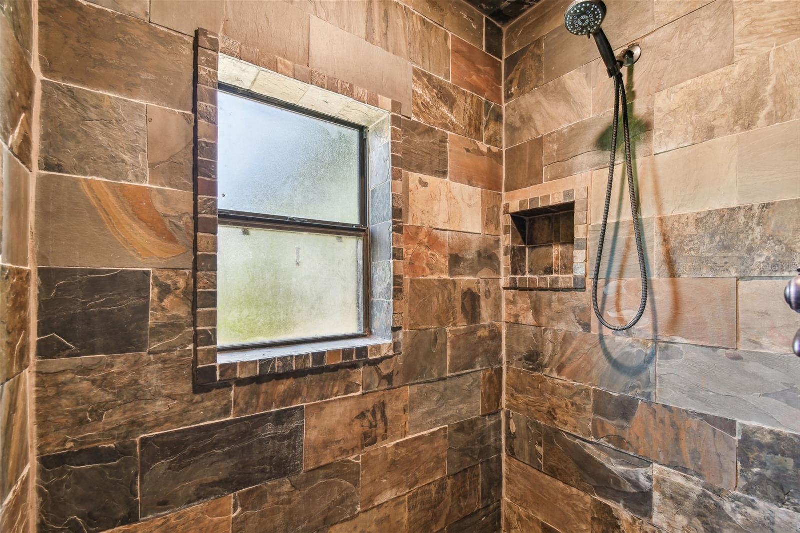 Listing photo id 30 for 19708 Bower Road
