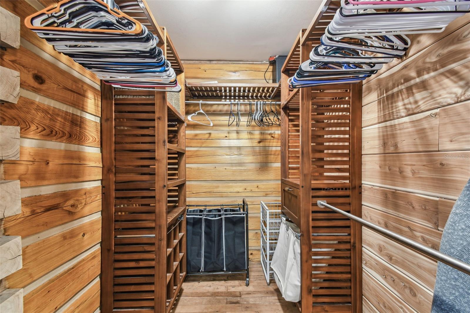 Listing photo id 32 for 19708 Bower Road