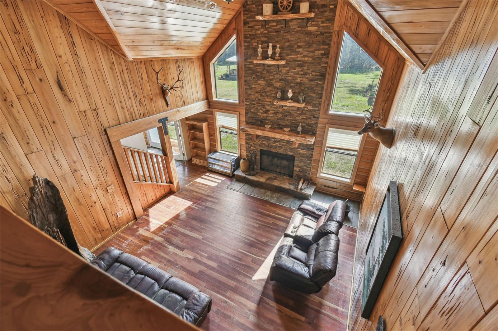 Listing photo id 43 for 19708 Bower Road