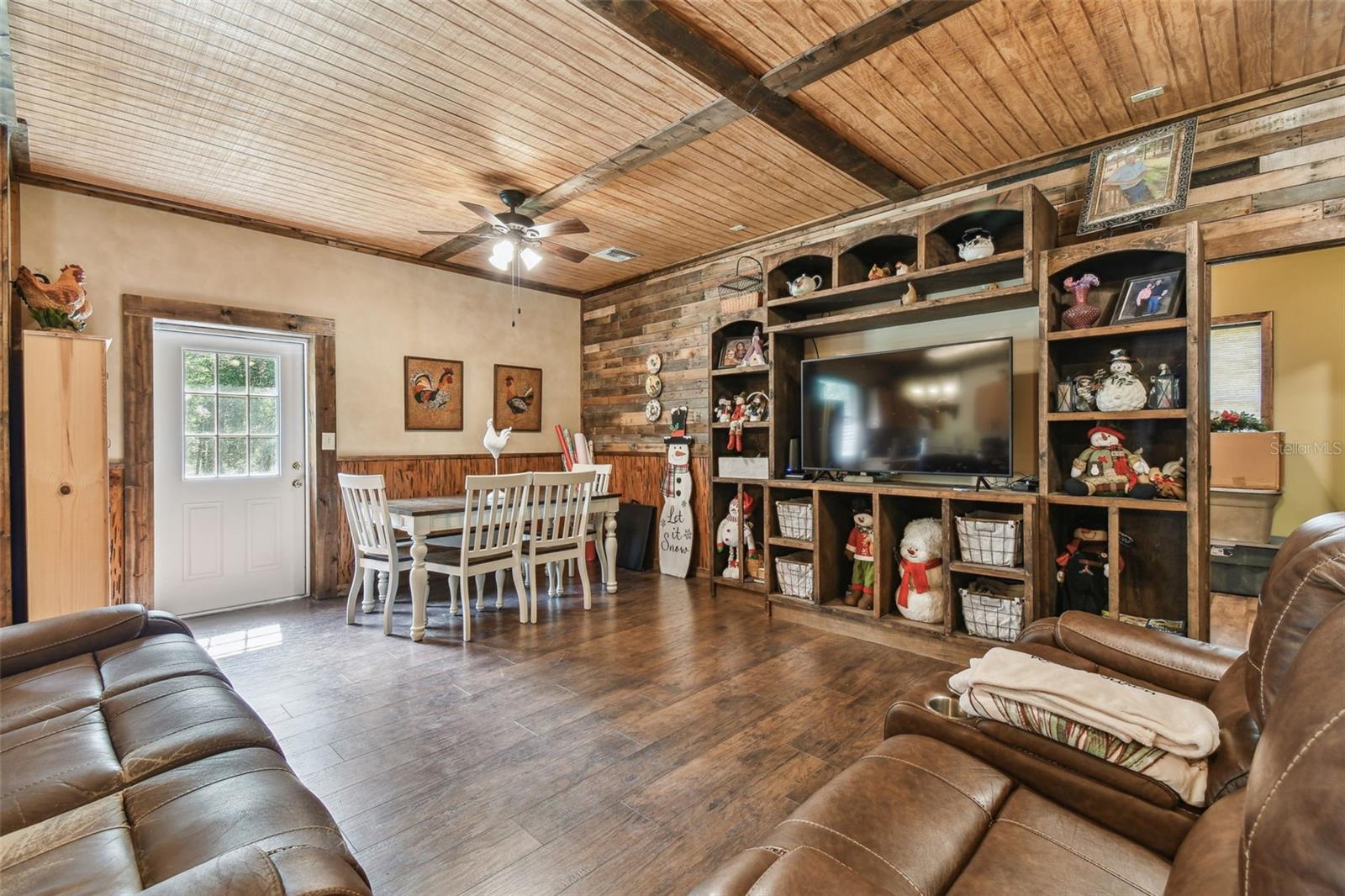 Listing photo id 49 for 19708 Bower Road