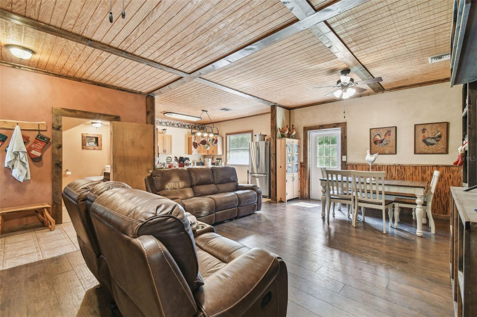 Listing photo id 50 for 19708 Bower Road