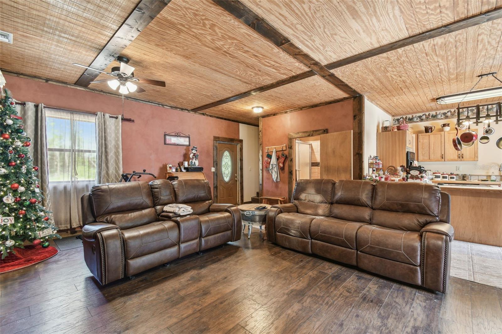Listing photo id 51 for 19708 Bower Road