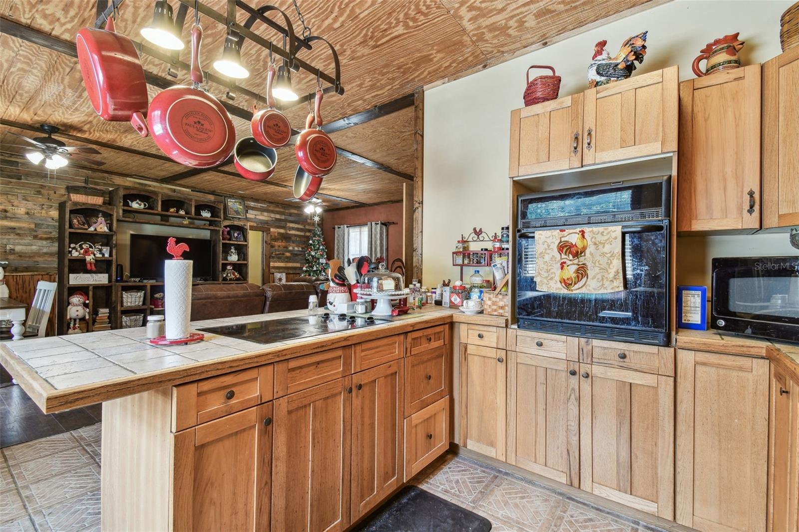 Listing photo id 53 for 19708 Bower Road