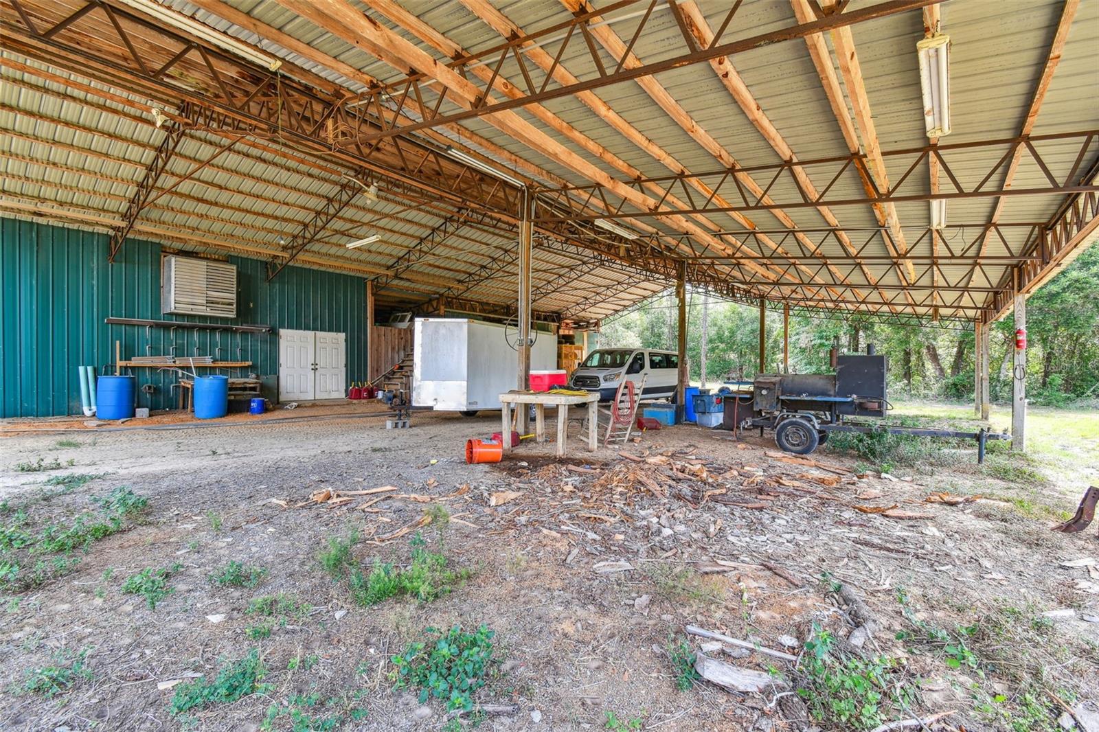 Listing photo id 68 for 19708 Bower Road