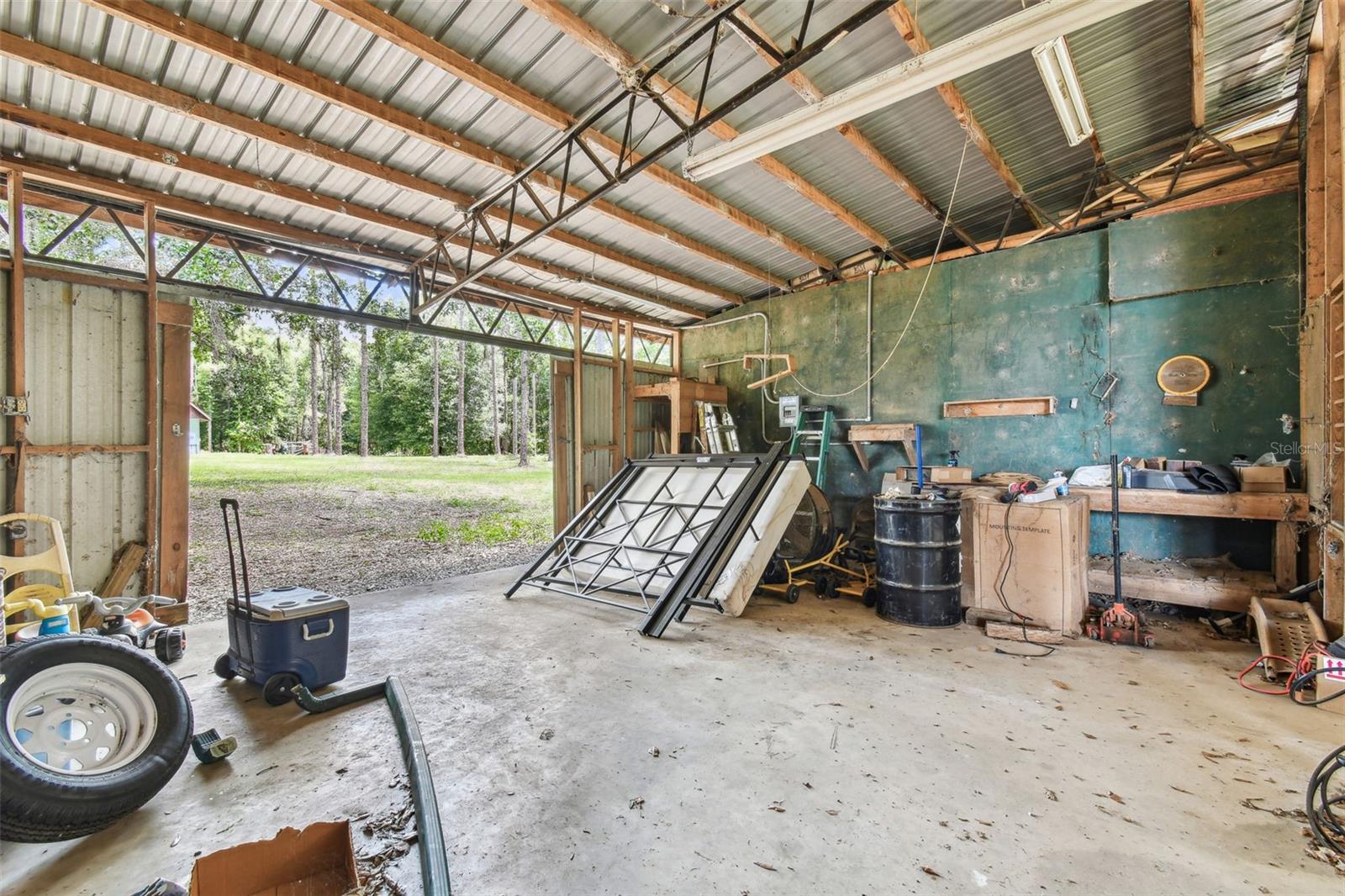 Listing photo id 72 for 19708 Bower Road