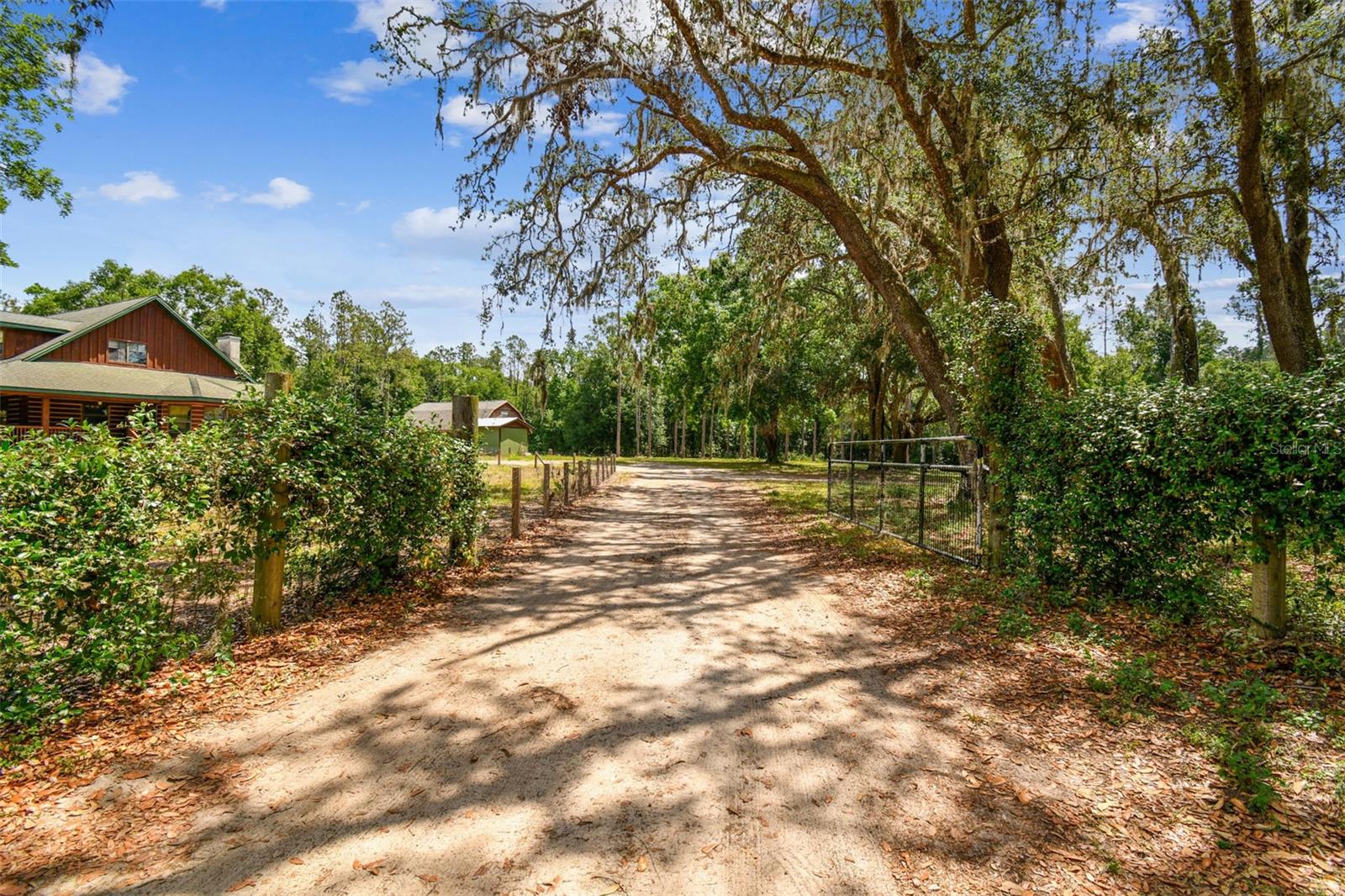 Listing photo id 75 for 19708 Bower Road