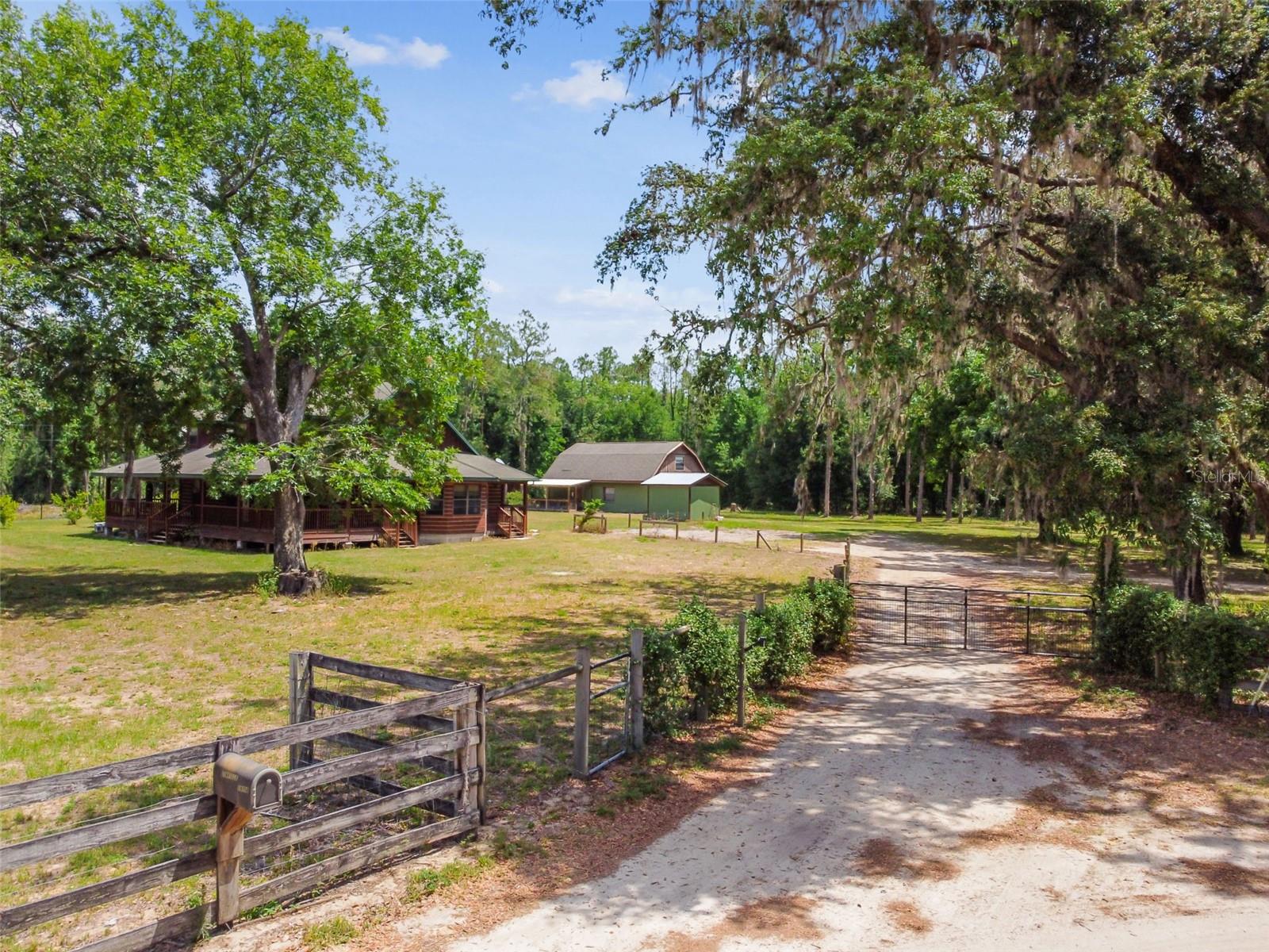 Listing photo id 76 for 19708 Bower Road