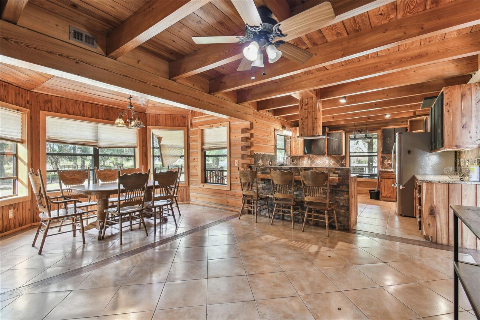 Listing photo id 7 for 19708 Bower Road