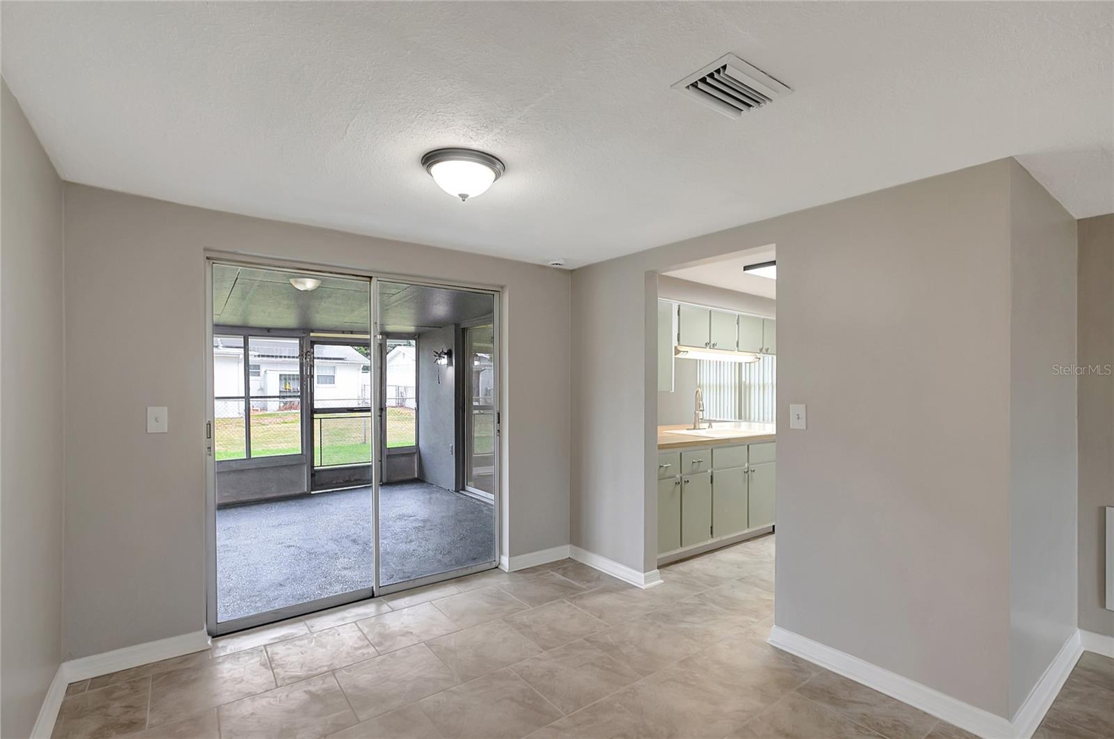 Image 10 of 43 For 1516 Roundtree Road
