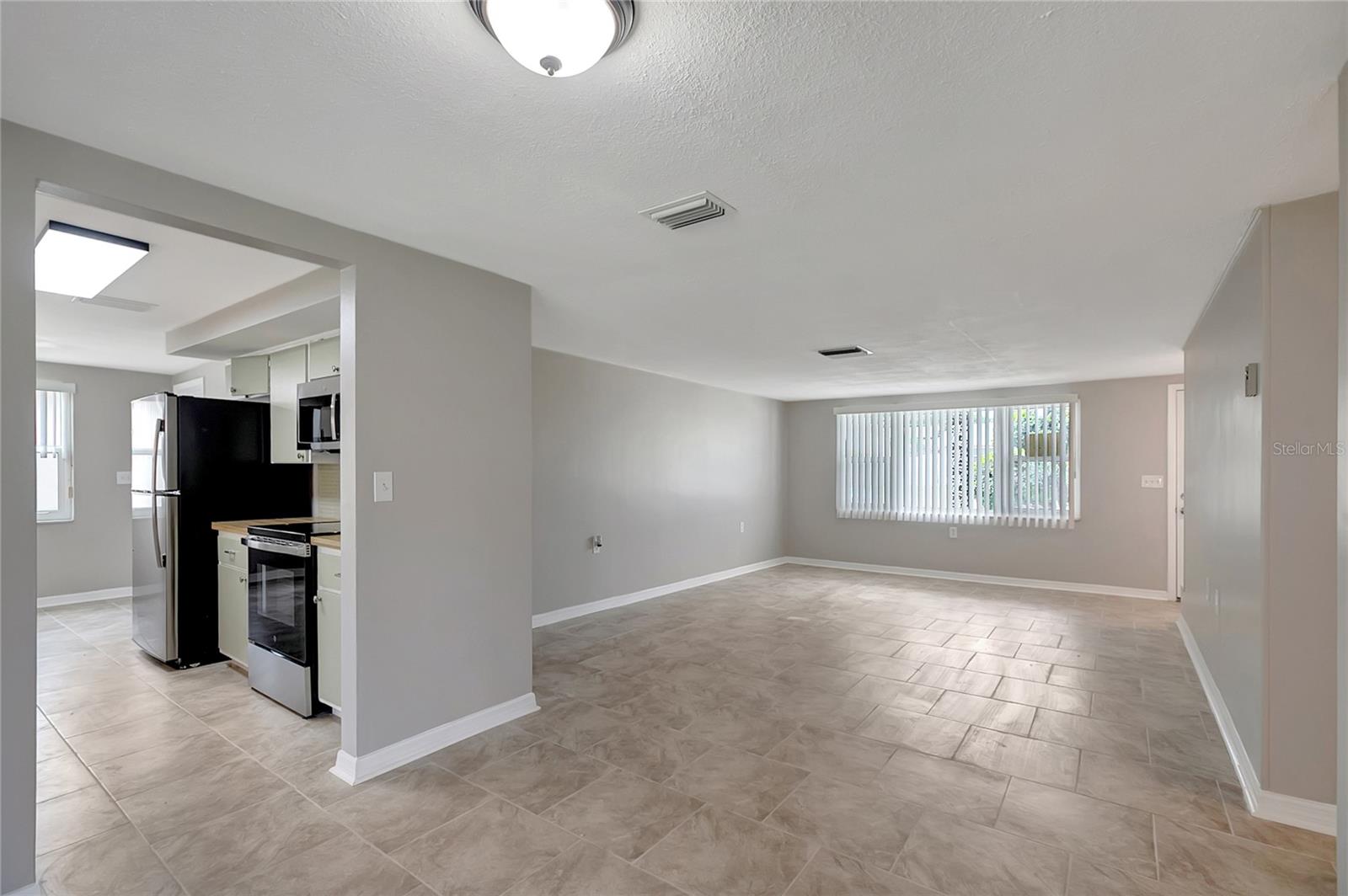 Image 11 of 43 For 1516 Roundtree Road