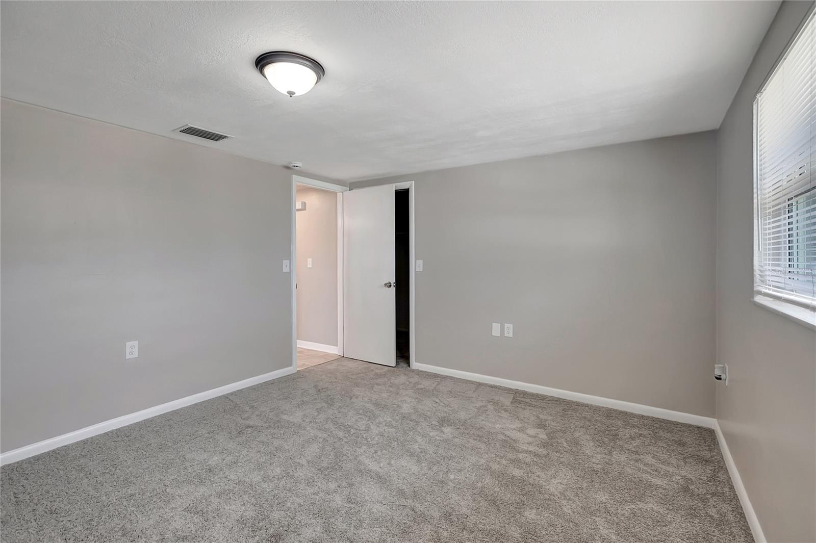 Image 31 of 43 For 1516 Roundtree Road