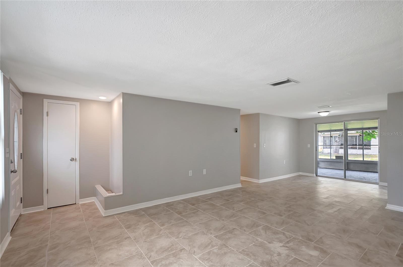 Image 7 of 43 For 1516 Roundtree Road