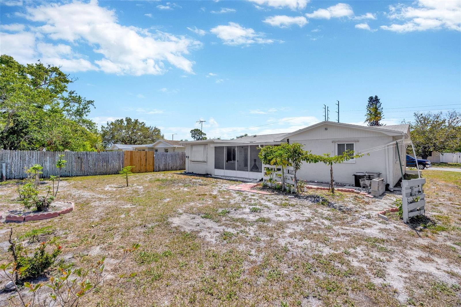 Image 9 of 53 For 1408 Dartmouth Drive