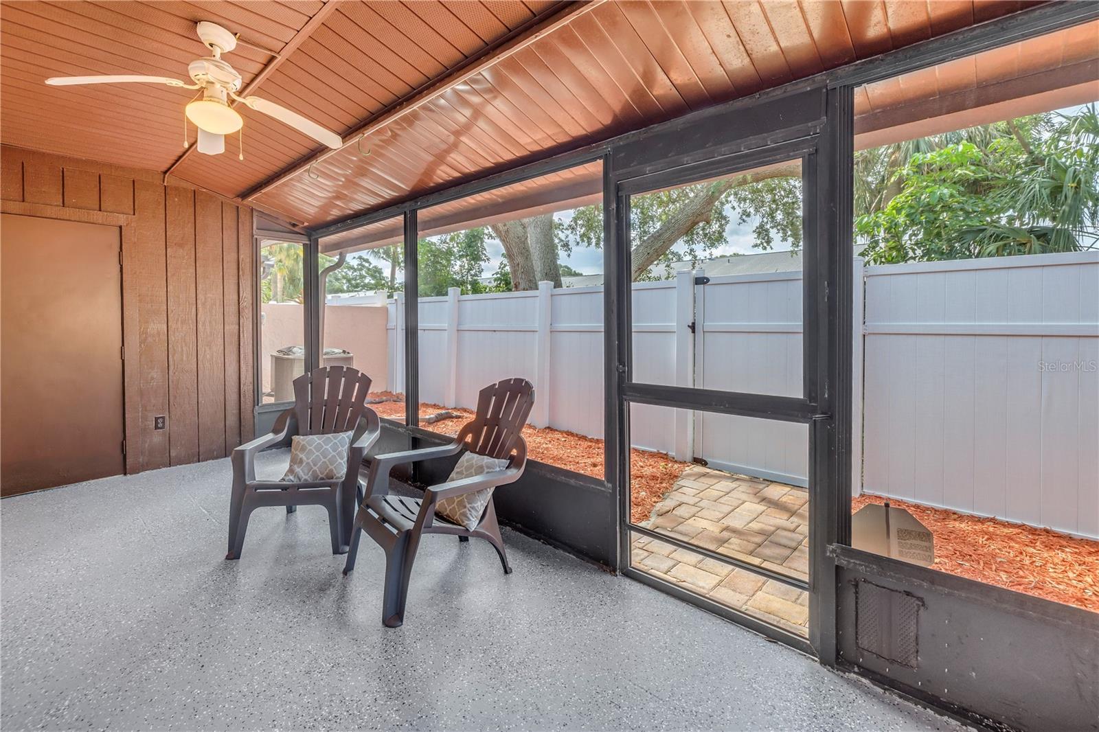 Image 15 of 17 For 7242 55th Avenue N