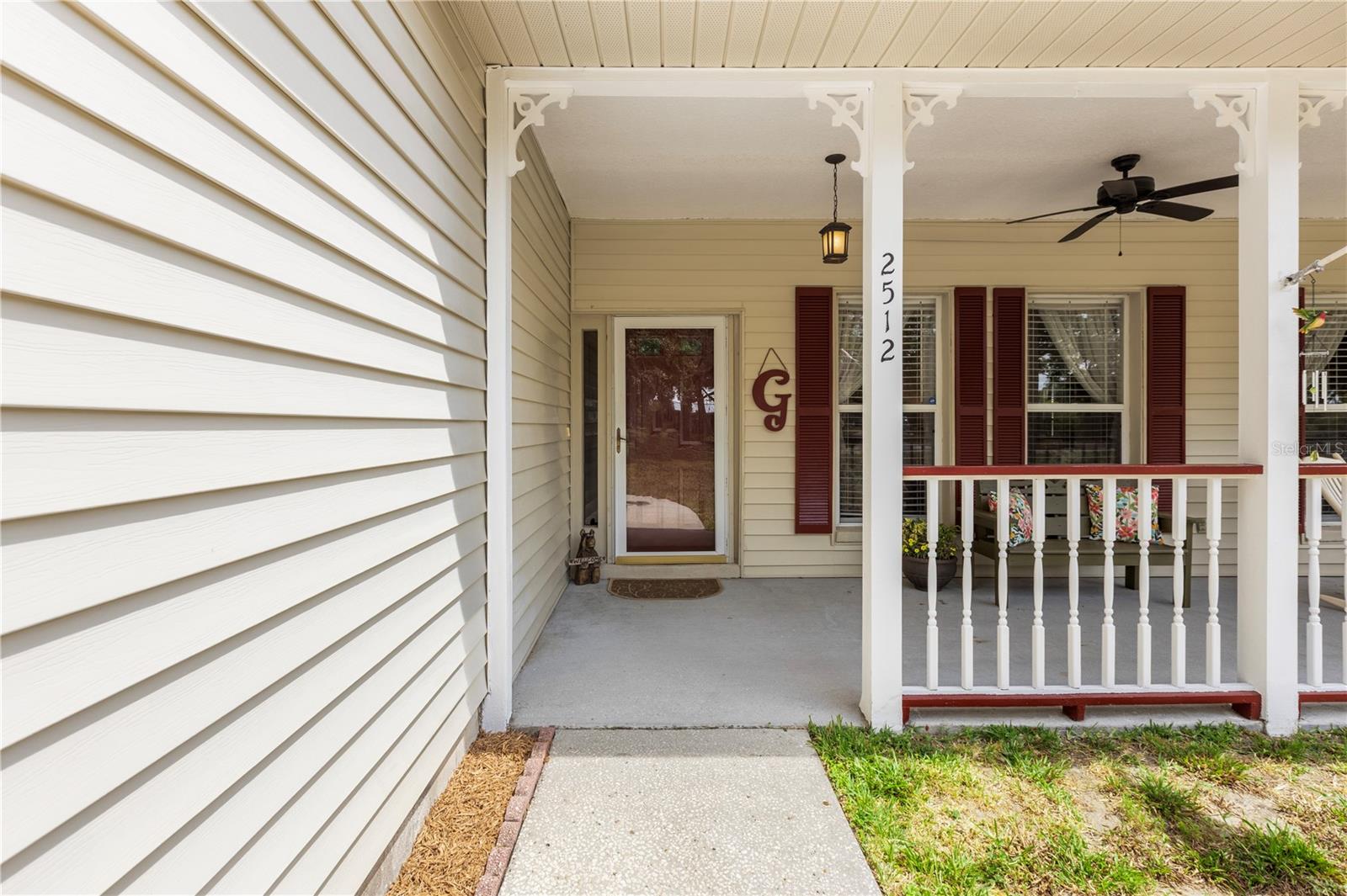 Listing photo id 8 for 2512 Rustic Oaks Drive